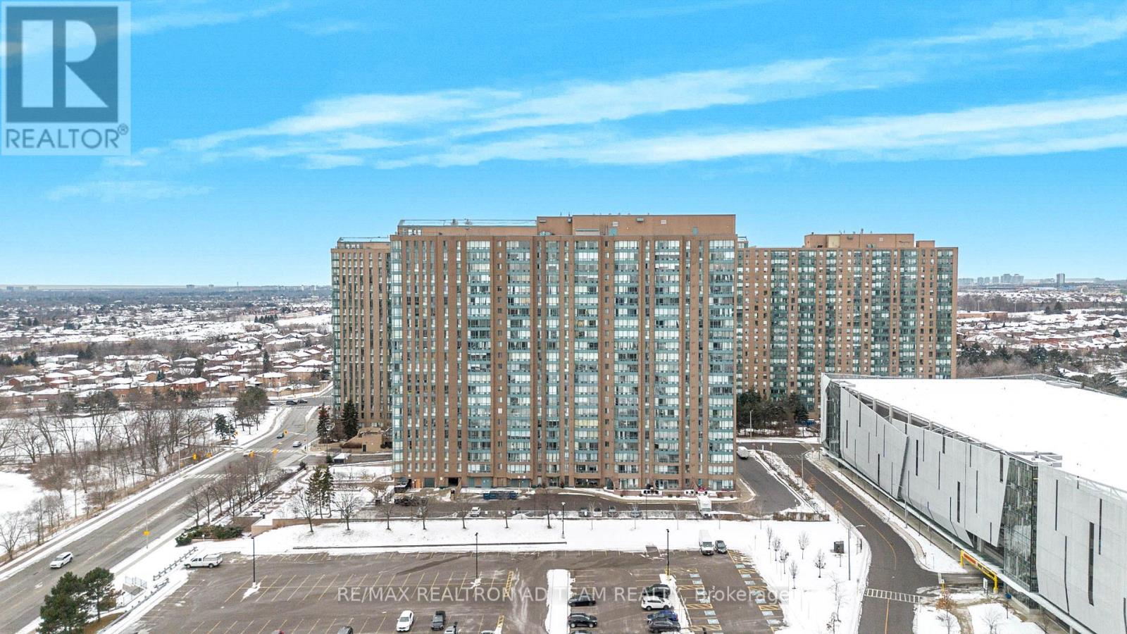 110 - 115 Hillcrest Avenue, Mississauga, Ontario  L5B 3Y9 - Photo 2 - W12895986