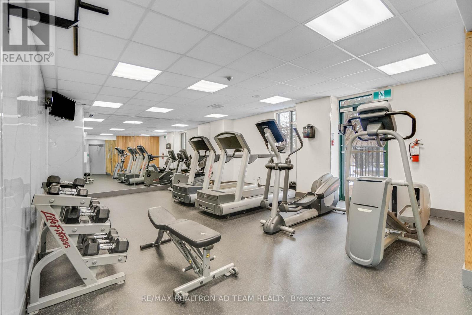 110 - 115 Hillcrest Avenue, Mississauga, Ontario  L5B 3Y9 - Photo 31 - W12895986