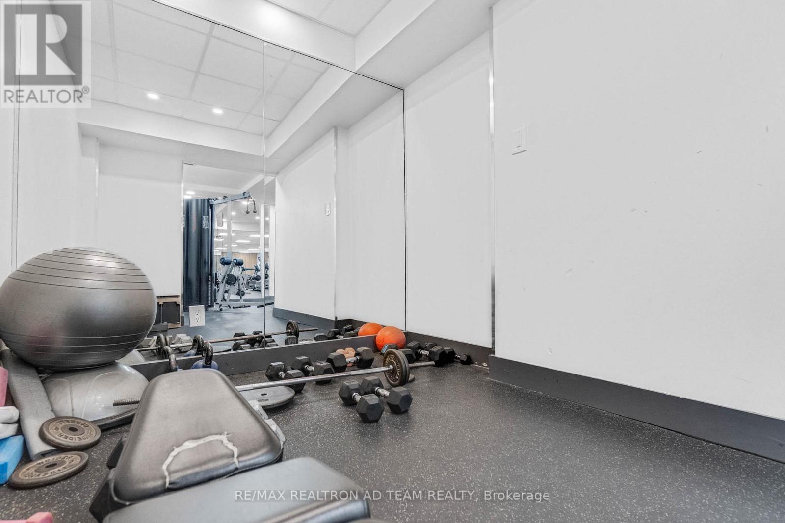 110 - 115 Hillcrest Avenue, Mississauga, Ontario  L5B 3Y9 - Photo 33 - W12895986