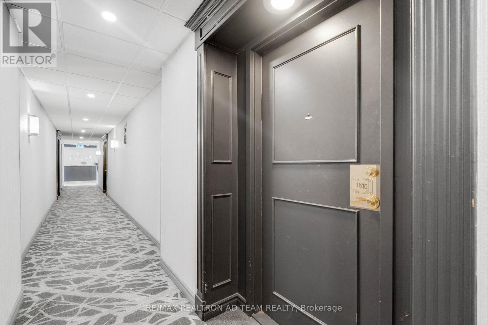 110 - 115 Hillcrest Avenue, Mississauga, Ontario  L5B 3Y9 - Photo 8 - W12895986