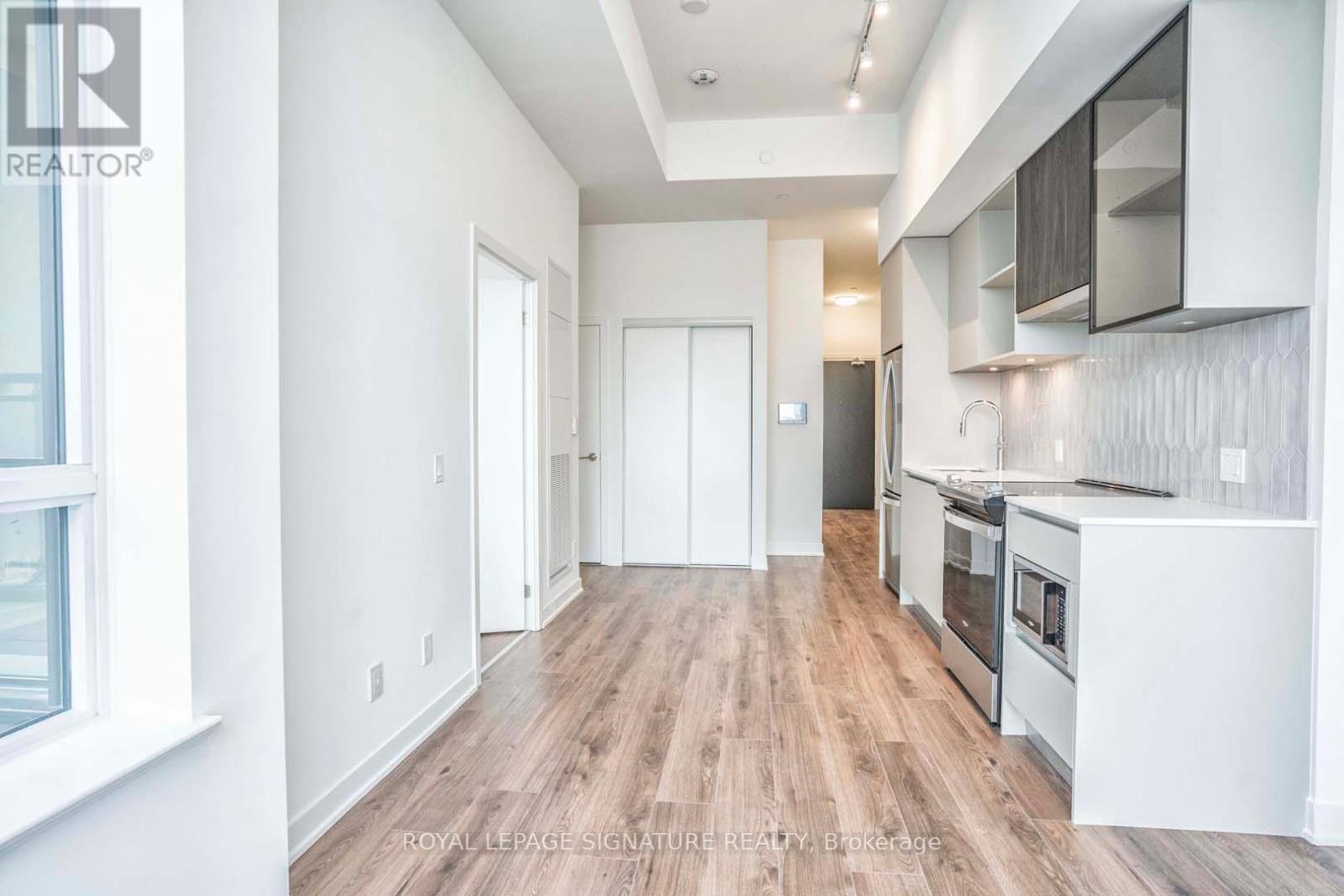 206 - 405 Dundas Street W, Oakville, Ontario  L6M 5P9 - Photo 10 - W12895996