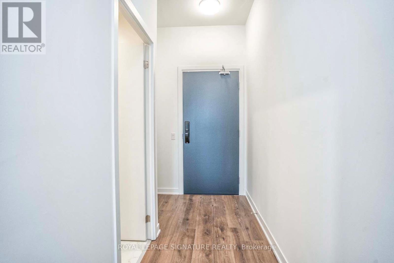 206 - 405 Dundas Street W, Oakville, Ontario  L6M 5P9 - Photo 4 - W12895996