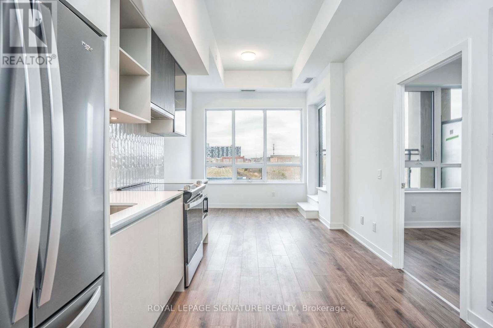 206 - 405 Dundas Street W, Oakville, Ontario  L6M 5P9 - Photo 5 - W12895996