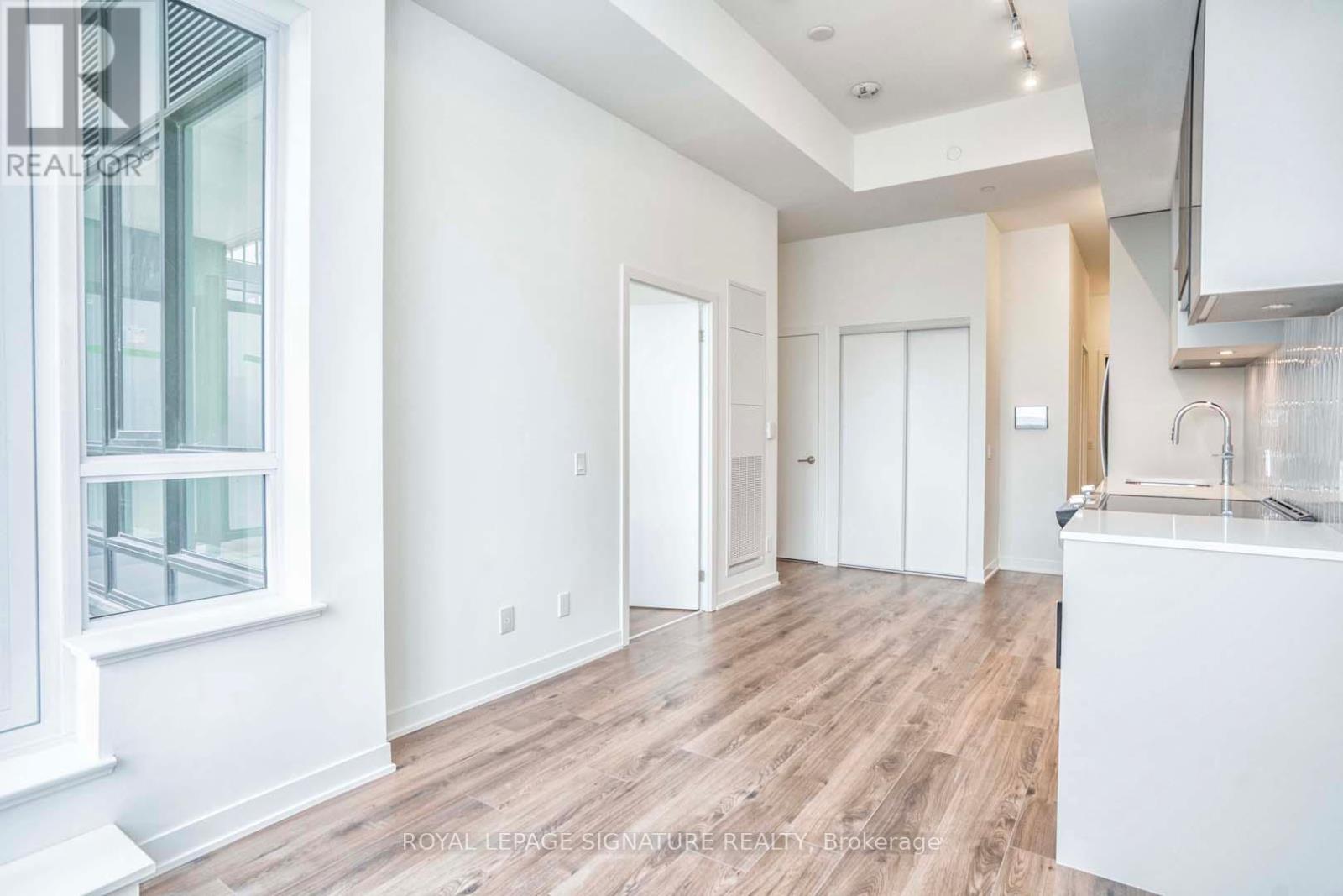 206 - 405 Dundas Street W, Oakville, Ontario  L6M 5P9 - Photo 9 - W12895996