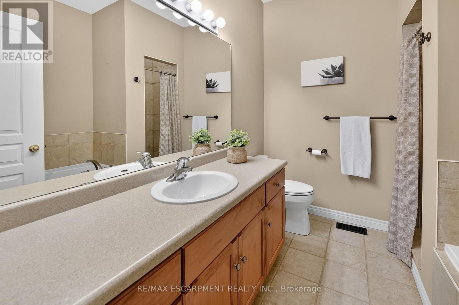 26 Conrad Place, Grimsby, Ontario  L3M 5S5 - Photo 13 - X12895914