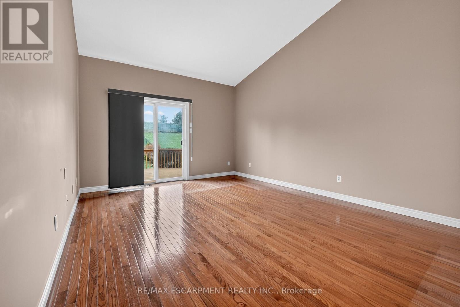 26 Conrad Place, Grimsby, Ontario  L3M 5S5 - Photo 7 - X12895914