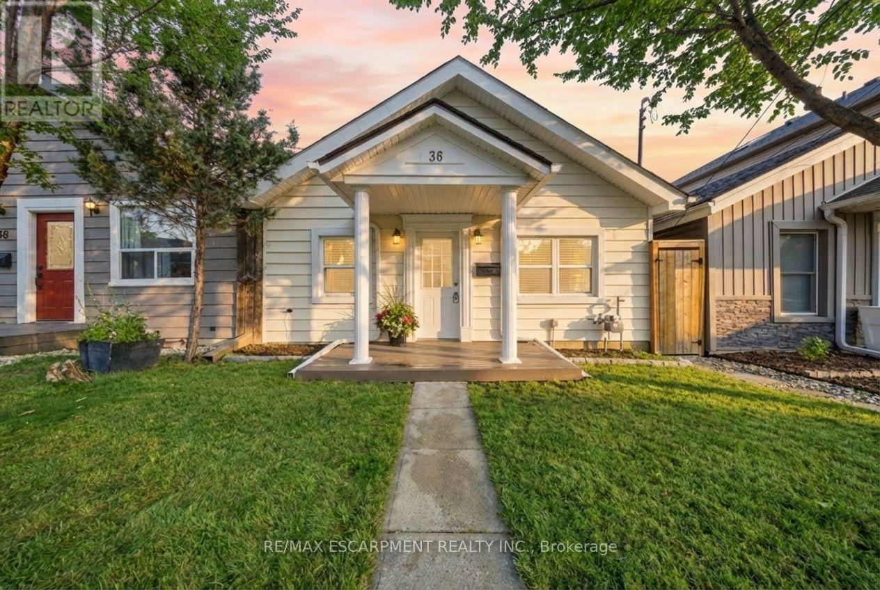 36 QUEENSDALE AVENUE W, Hamilton, Ontario