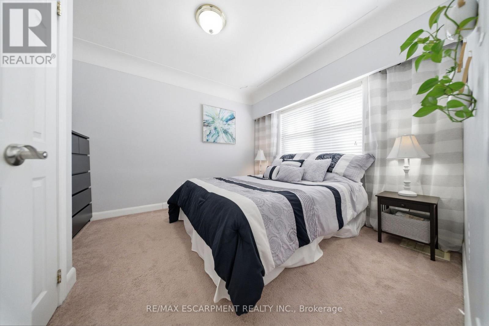 36 Queensdale Avenue W, Hamilton, Ontario  L9C 1B5 - Photo 12 - X12895994