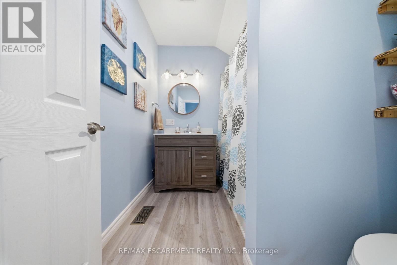 36 Queensdale Avenue W, Hamilton, Ontario  L9C 1B5 - Photo 16 - X12895994