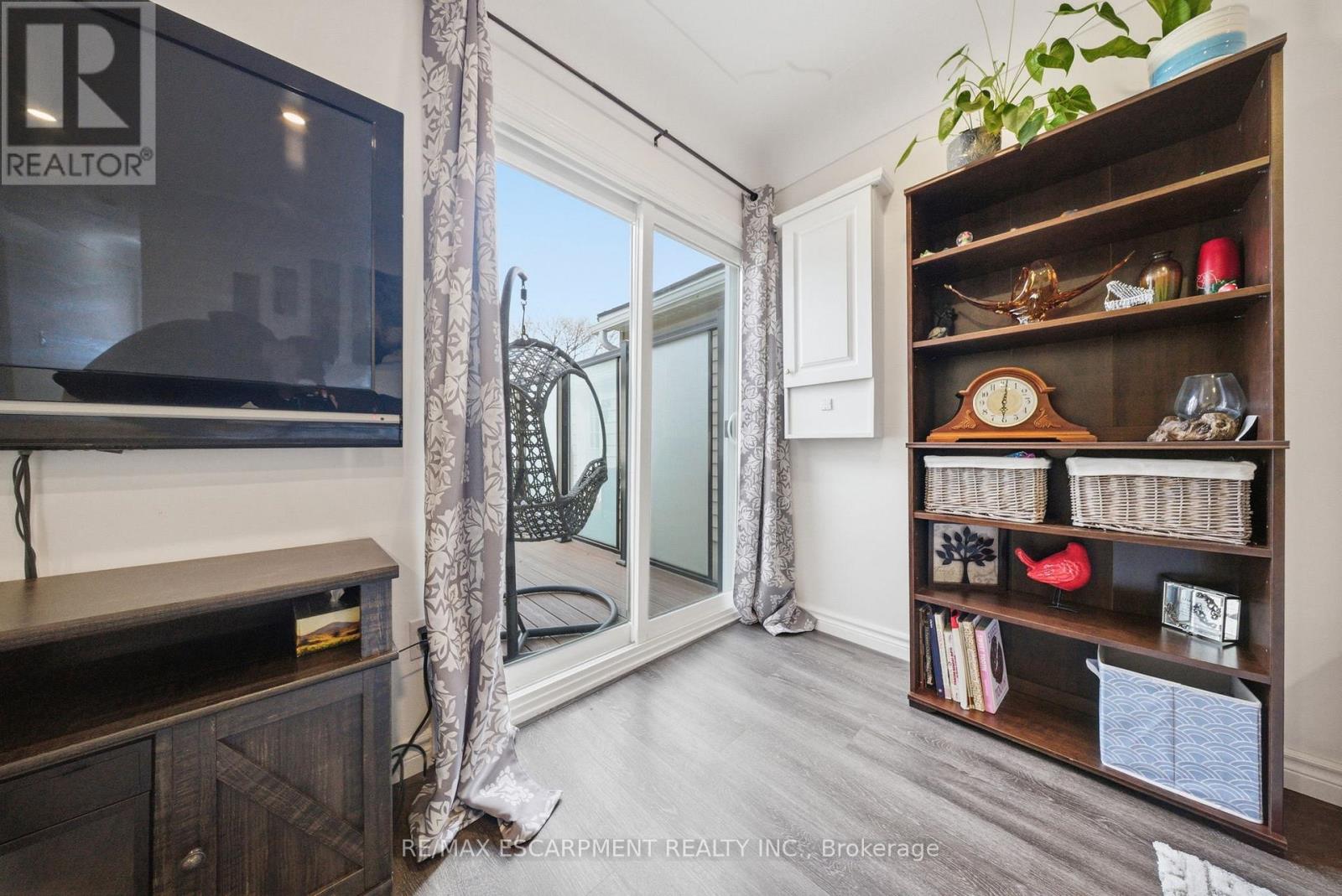 36 Queensdale Avenue W, Hamilton, Ontario  L9C 1B5 - Photo 17 - X12895994