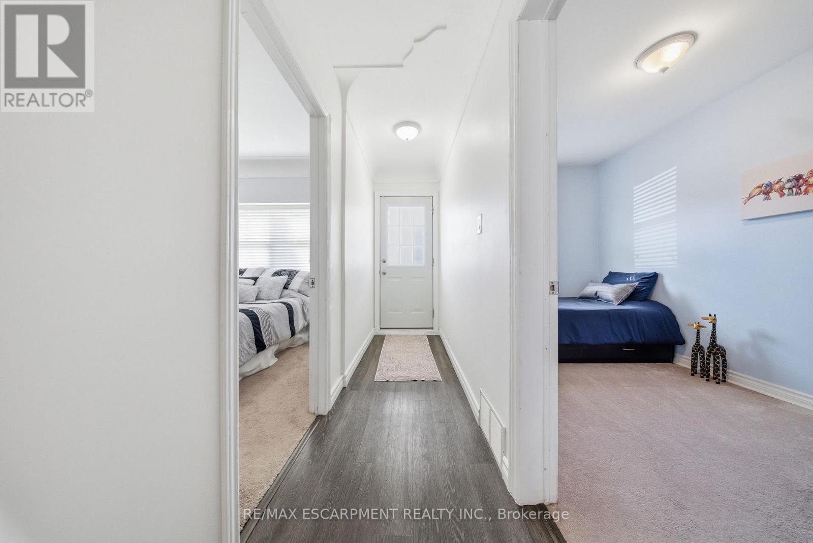 36 Queensdale Avenue W, Hamilton, Ontario  L9C 1B5 - Photo 4 - X12895994