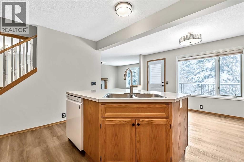 23 Sunset Crescent, Okotoks, Alberta  T1S 1P3 - Photo 9 - A2291099