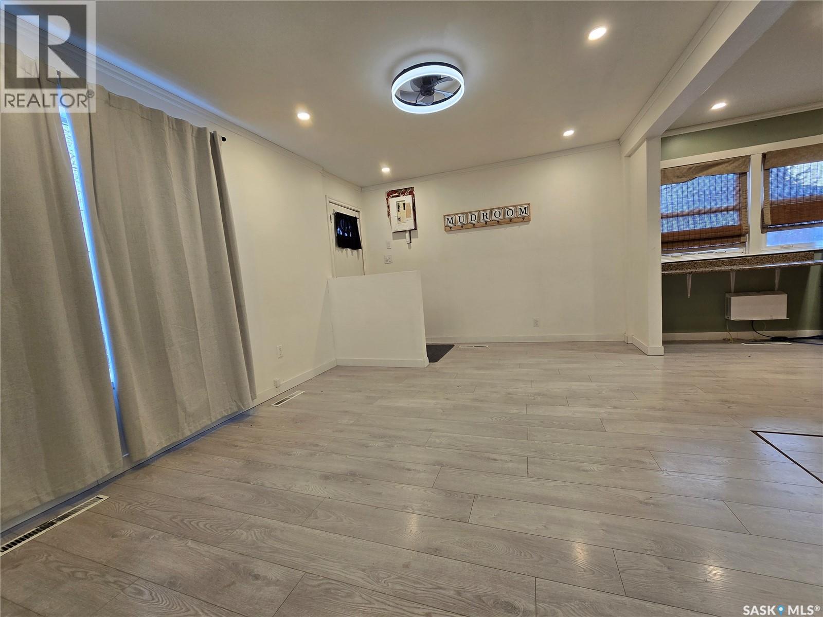 336 2nd Avenue Se, Weyburn, Saskatchewan  S4H 1X1 - Photo 7 - SK030735