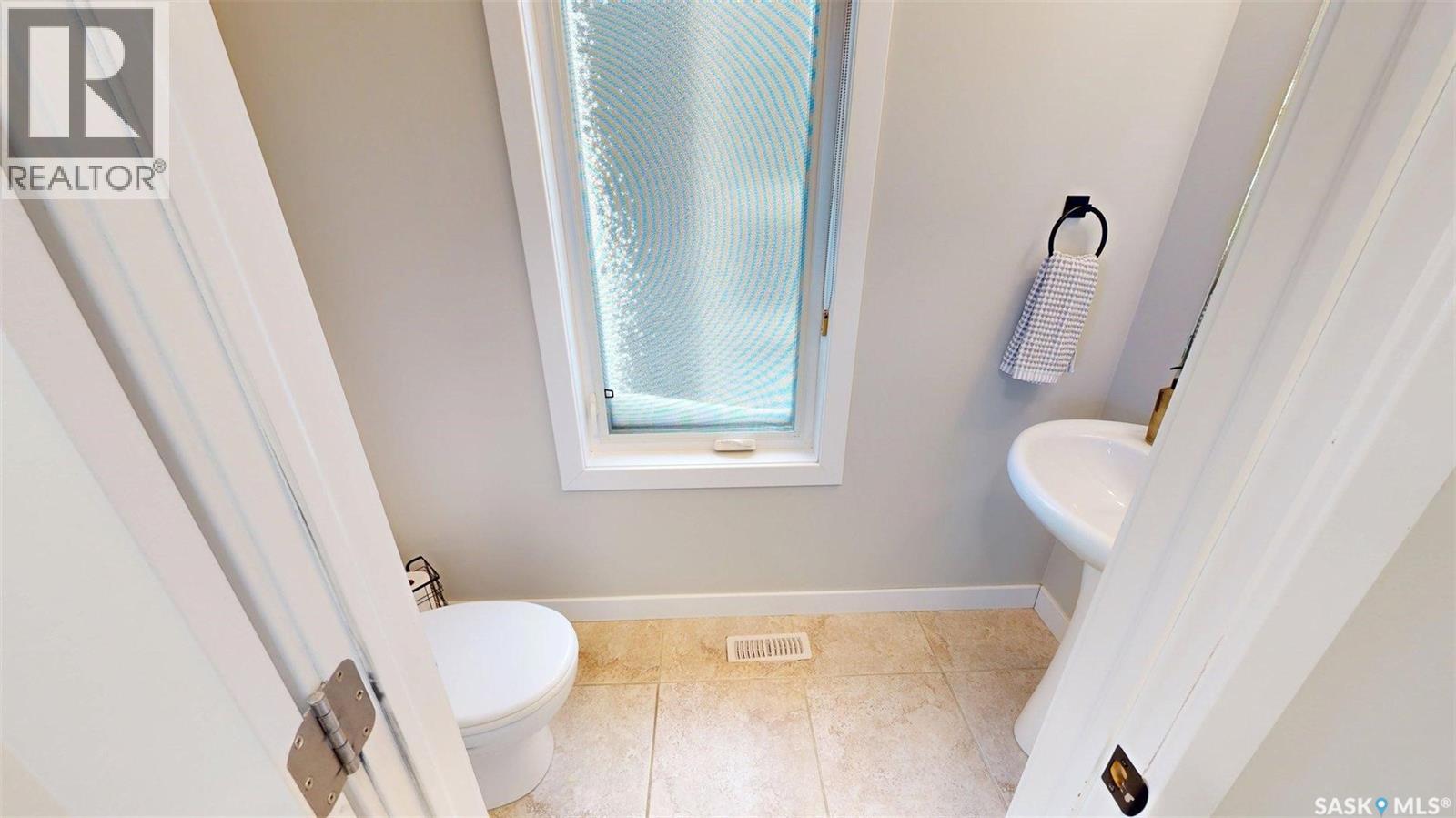 221 Brookview Drive, Regina, Saskatchewan  S4Y 0B2 - Photo 16 - SK030556