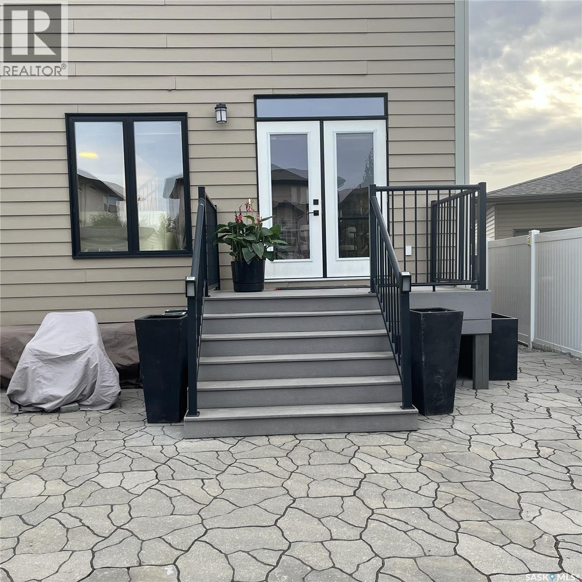 221 Brookview Drive, Regina, Saskatchewan  S4Y 0B2 - Photo 33 - SK030556