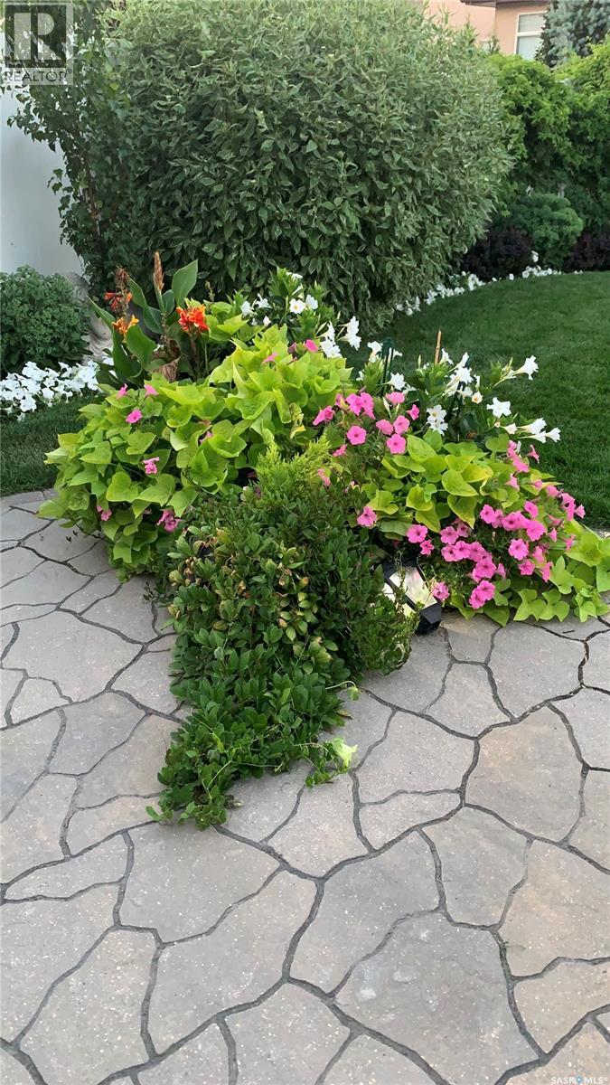 221 Brookview Drive, Regina, Saskatchewan  S4Y 0B2 - Photo 34 - SK030556