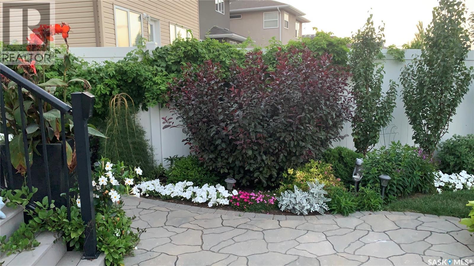 221 Brookview Drive, Regina, Saskatchewan  S4Y 0B2 - Photo 35 - SK030556