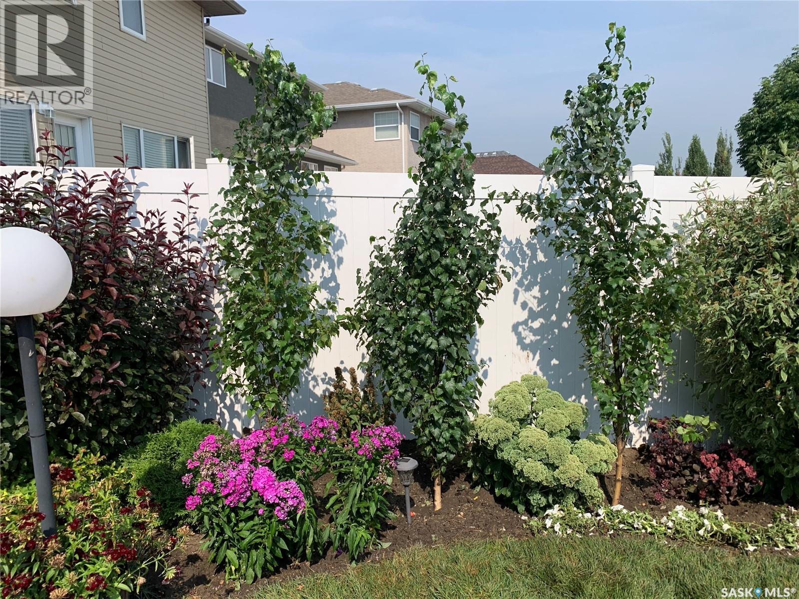 221 Brookview Drive, Regina, Saskatchewan  S4Y 0B2 - Photo 38 - SK030556