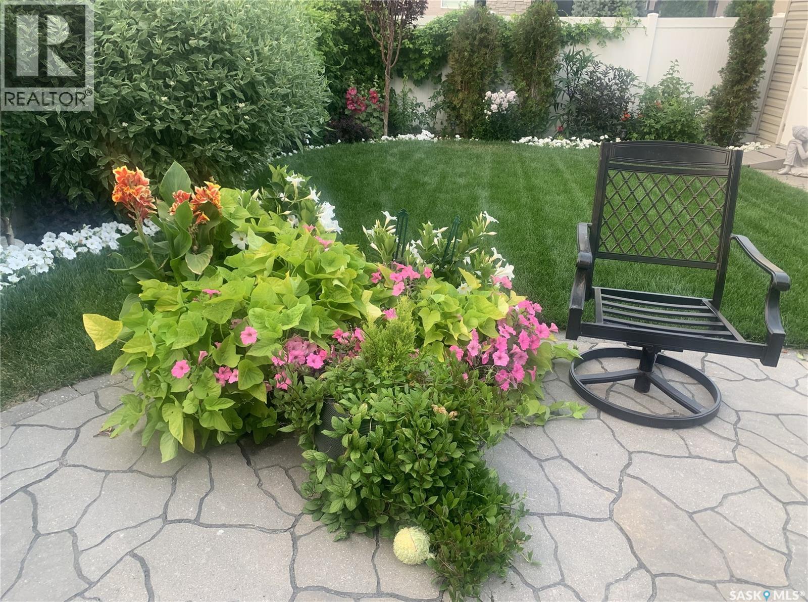 221 Brookview Drive, Regina, Saskatchewan  S4Y 0B2 - Photo 39 - SK030556