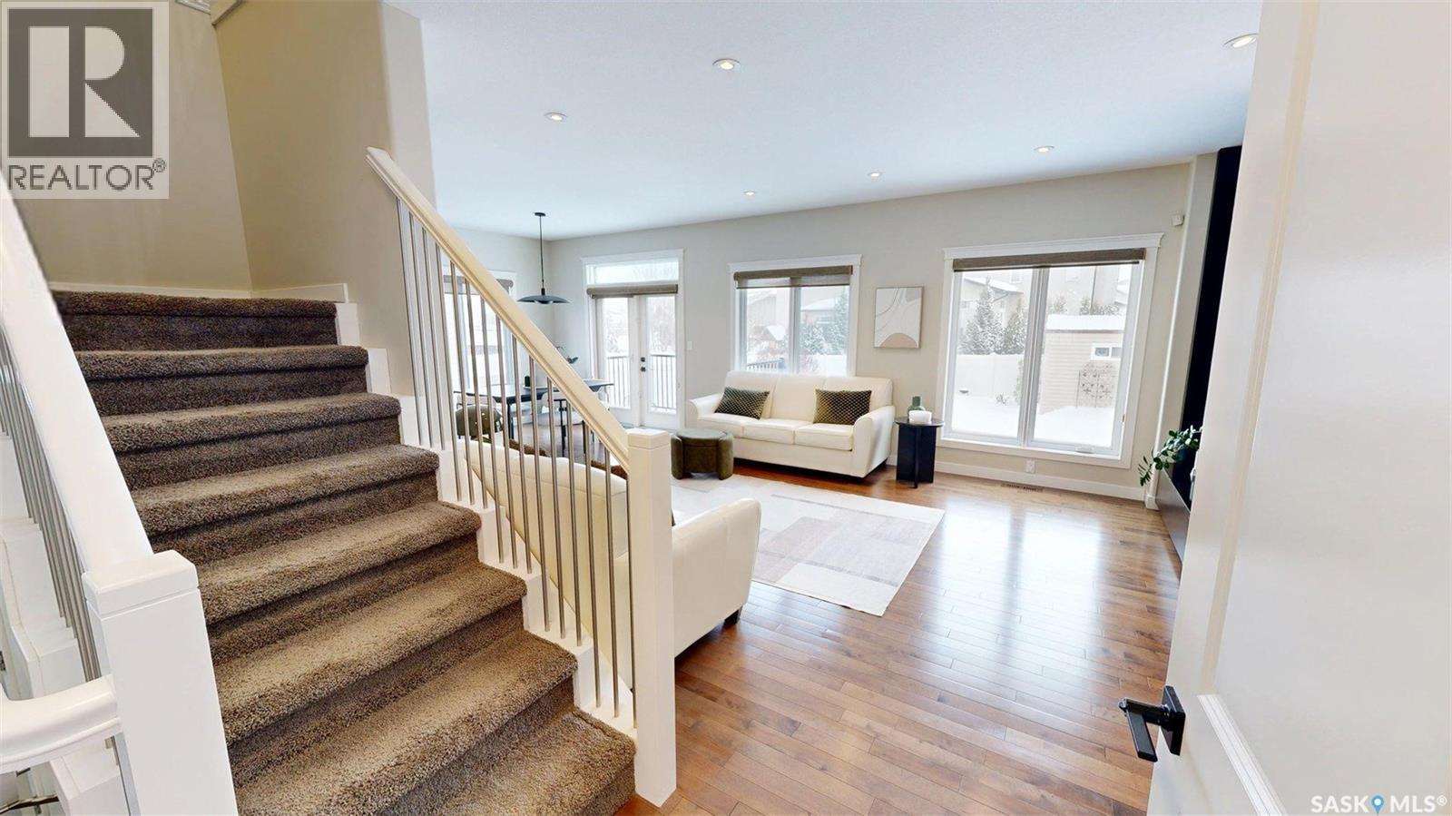 221 Brookview Drive, Regina, Saskatchewan  S4Y 0B2 - Photo 5 - SK030556