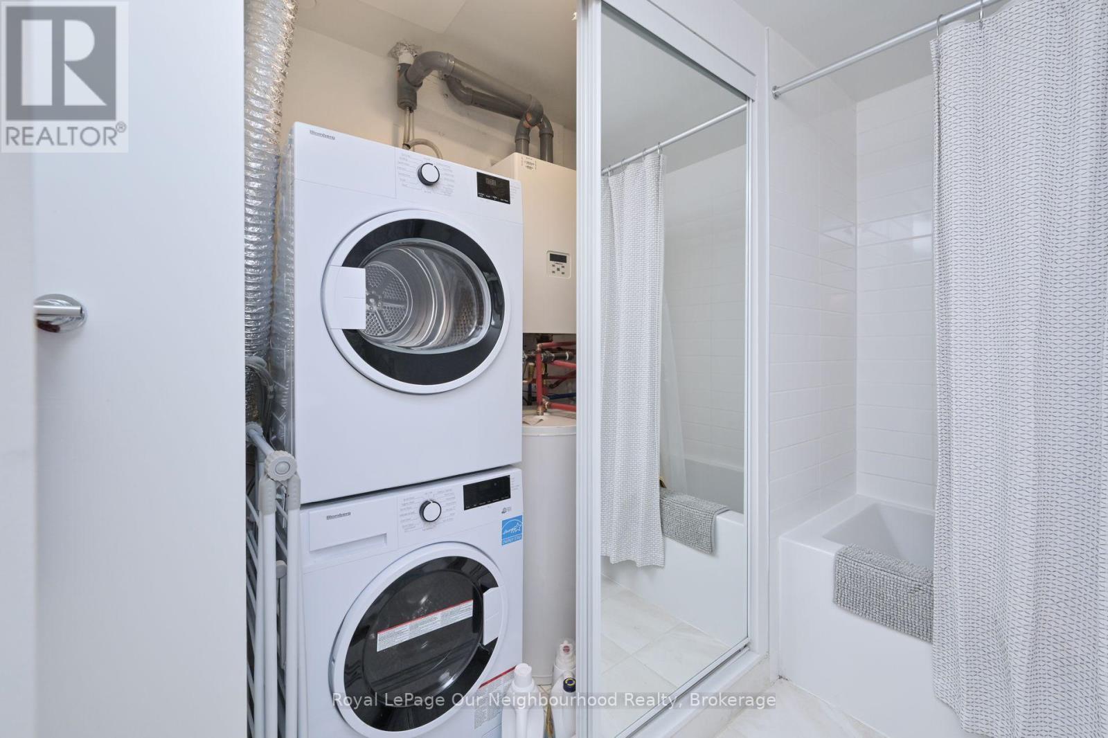 601 - 160 Canon Jackson Drive, Toronto, Ontario  M6M 0B6 - Photo 11 - W12896102