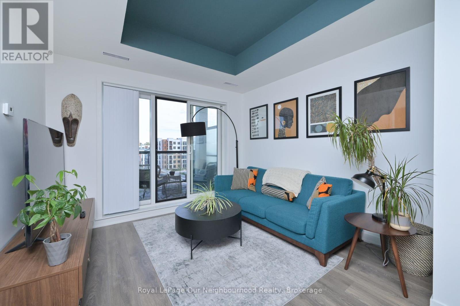 601 - 160 Canon Jackson Drive, Toronto, Ontario  M6M 0B6 - Photo 4 - W12896102