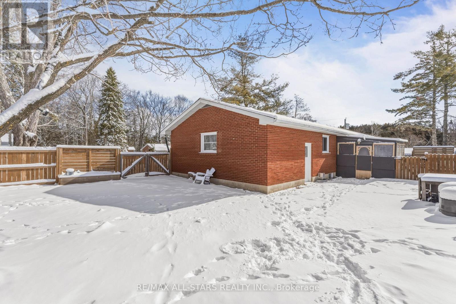 49 Kennedy Drive, Kawartha Lakes (Fenelon Falls), Ontario  K0M 1N0 - Photo 30 - X12896206