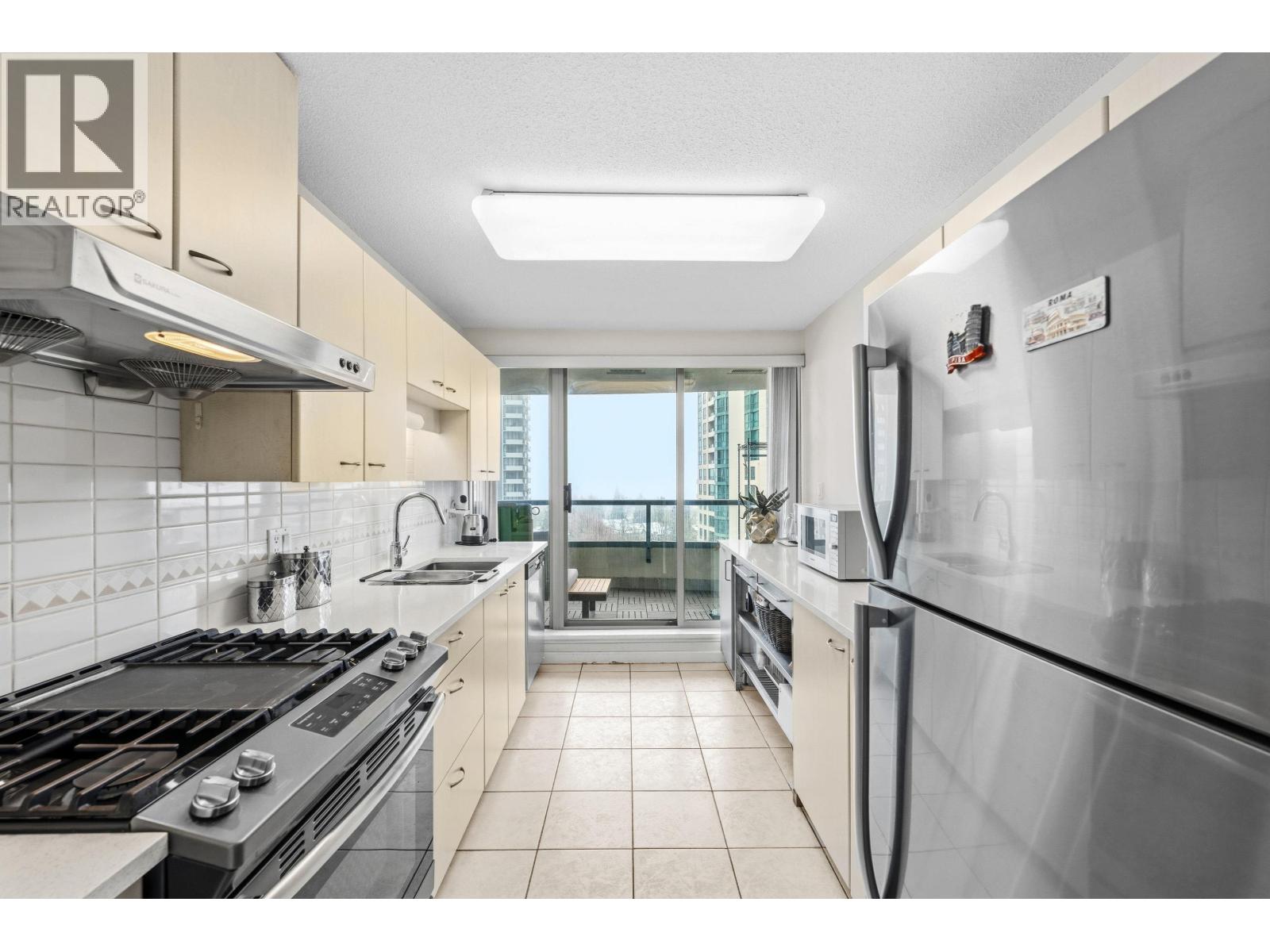 803 5848 Olive Avenue, Burnaby, British Columbia  V5H 4V6 - Photo 19 - R3098278