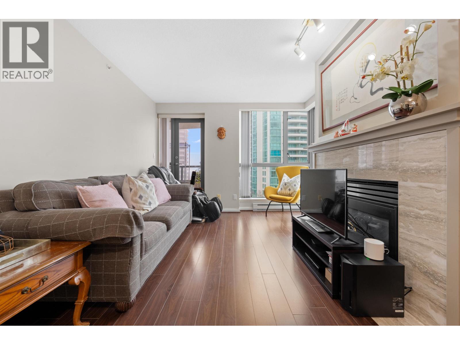 803 5848 Olive Avenue, Burnaby, British Columbia  V5H 4V6 - Photo 4 - R3098278