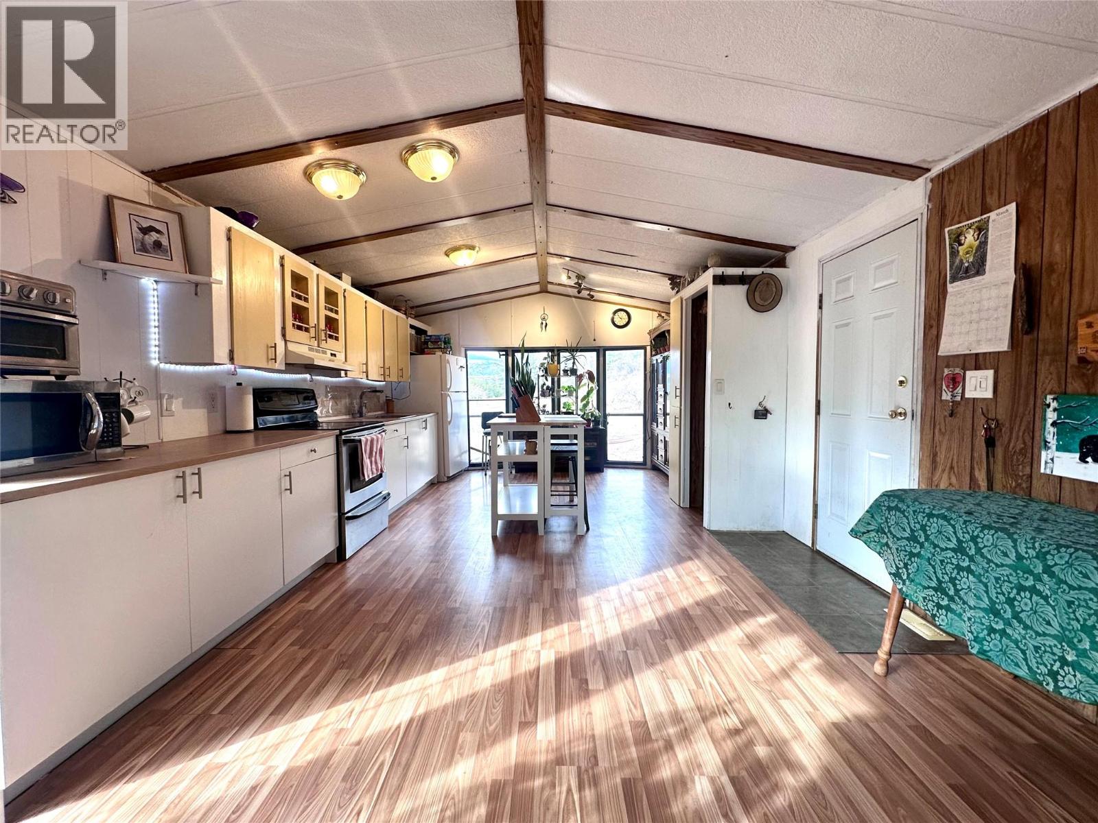 1040 Wild Orchard Lane, Castlegar, British Columbia  V1N 4L1 - Photo 7 - 10379153