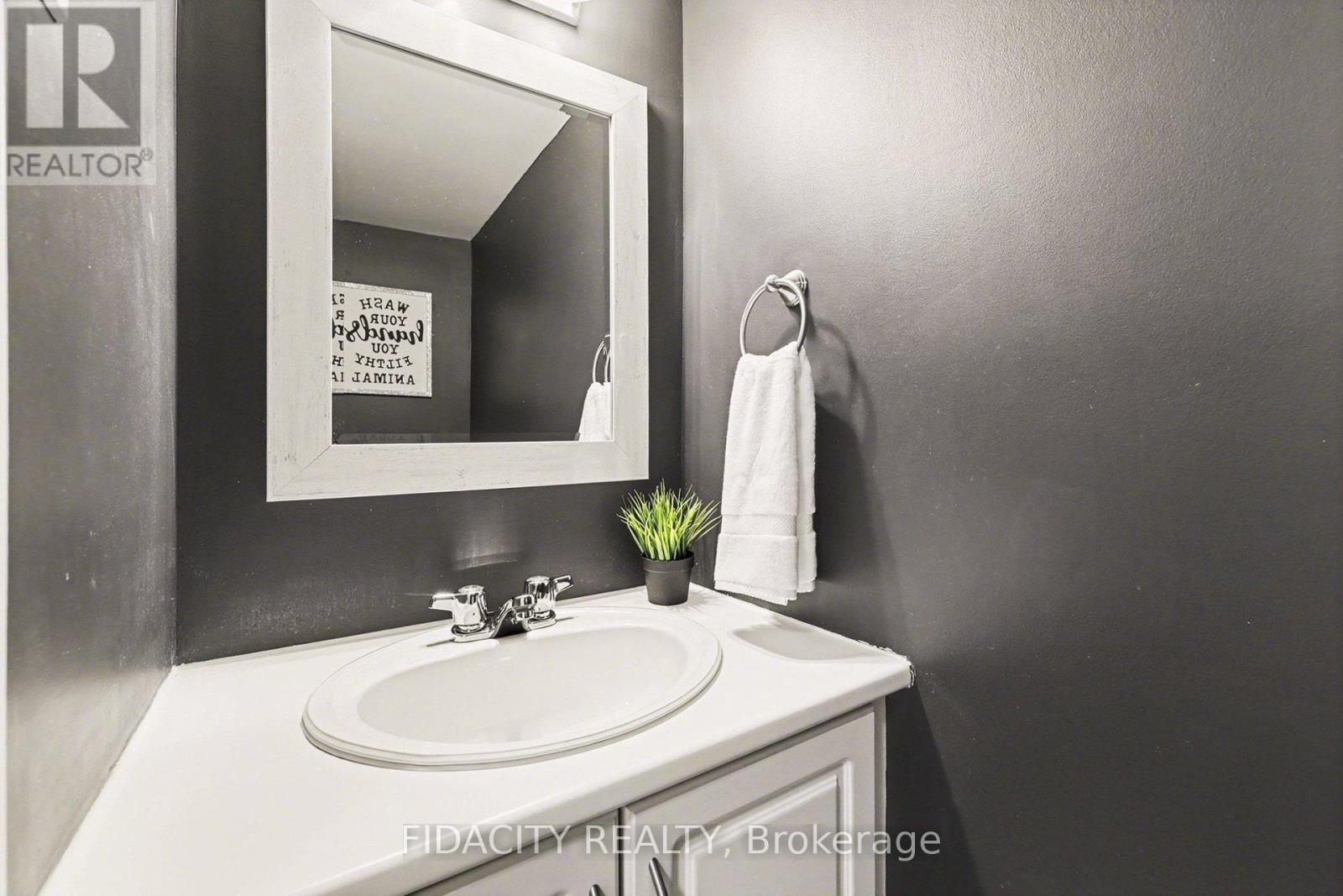 28 Glamorgan Drive, Ottawa, Ontario  K2L 1P9 - Photo 26 - X12896088