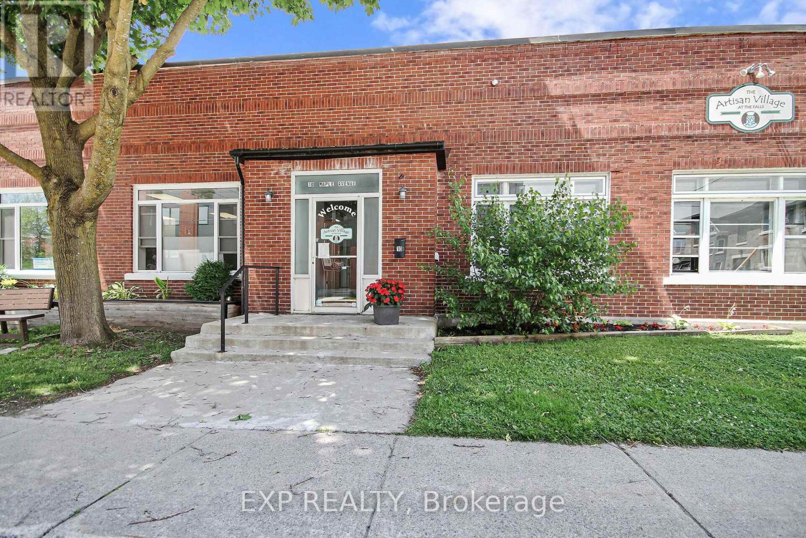 12 Maple Avenue, Smiths Falls, Ontario  K7A 1Z5 - Photo 2 - X12896180