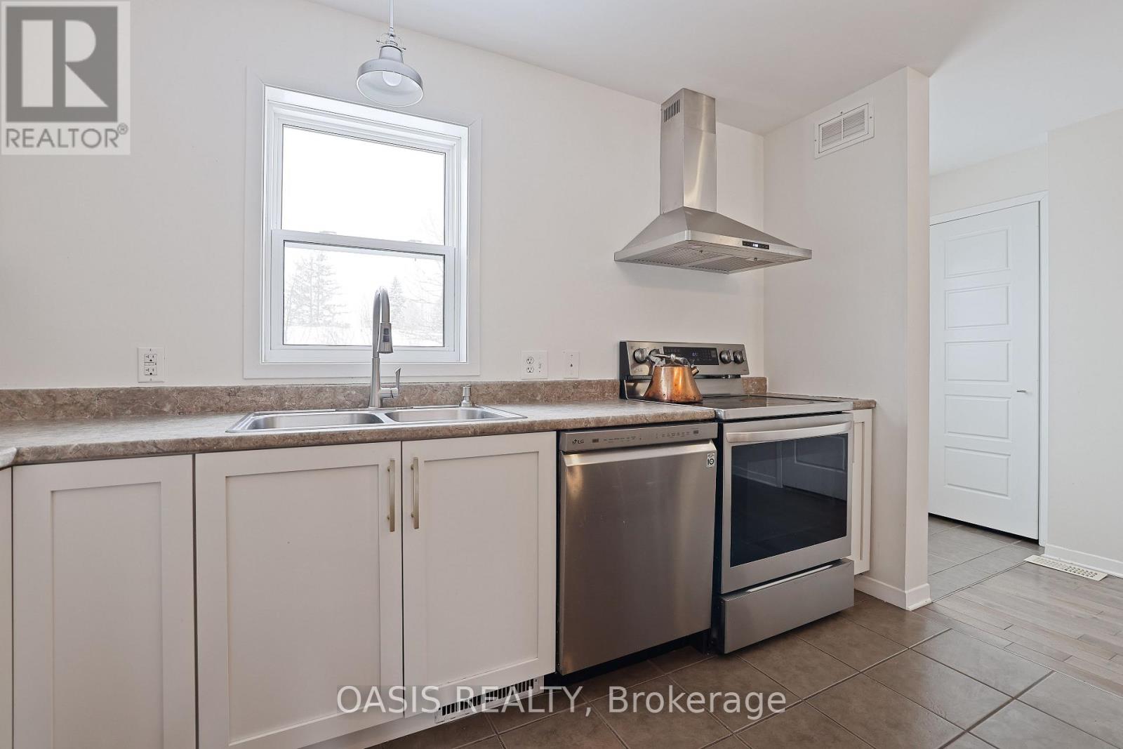 61 Herriott Street, Carleton Place, Ontario  K7C 2A6 - Photo 12 - X12896192