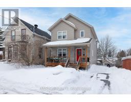 61 HERRIOTT STREET, Carleton Place, Ontario