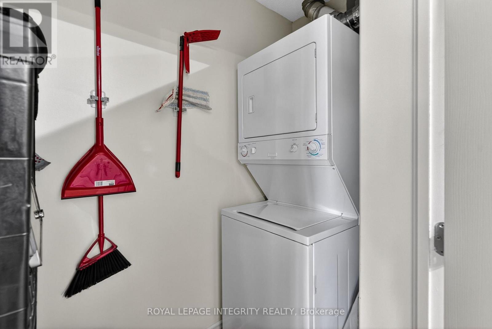 E - 156 Waterbridge Drive, Ottawa, Ontario  K2G 7C6 - Photo 21 - X12896234