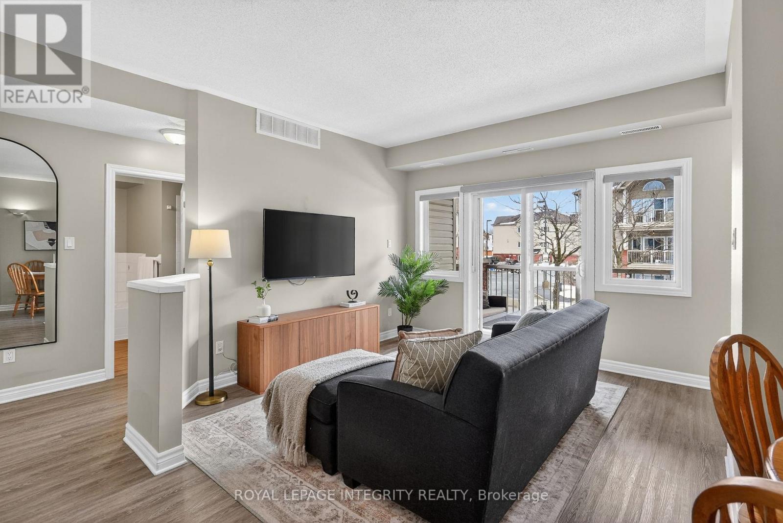 E - 156 Waterbridge Drive, Ottawa, Ontario  K2G 7C6 - Photo 6 - X12896234