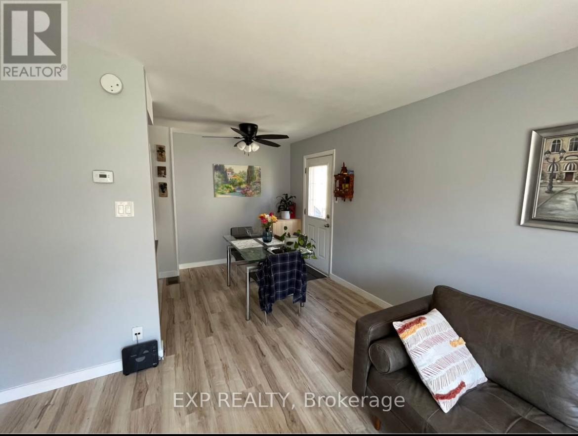 135 - 20 A Sonnet Crescent Crescent, Ottawa, Ontario  K2H 8W7 - Photo 4 - X12896244