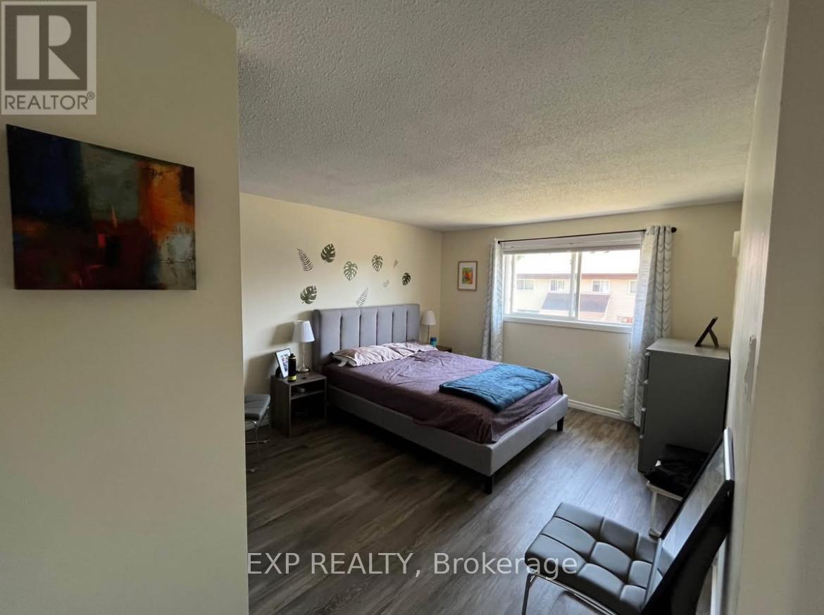 135 - 20 A Sonnet Crescent Crescent, Ottawa, Ontario  K2H 8W7 - Photo 8 - X12896244