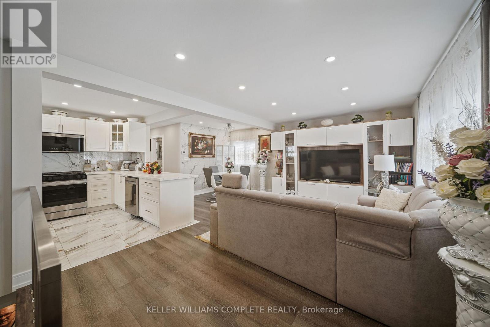 4456 Sixth Avenue, Niagara Falls, Ontario  L2E 4T1 - Photo 1 - X12896238