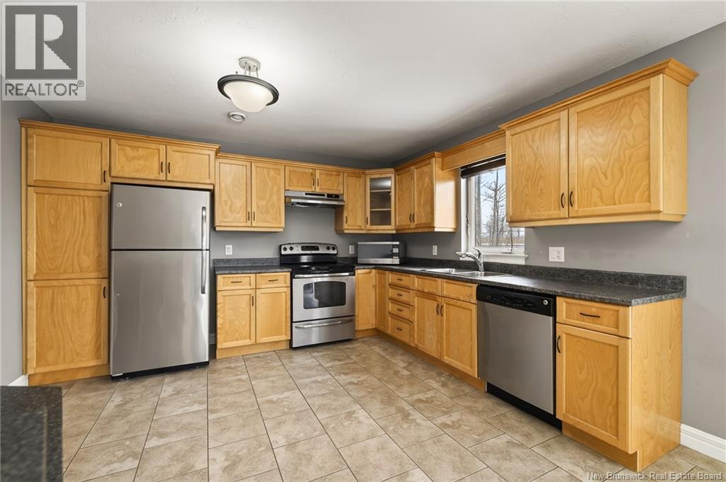 128 Lakeburn, Dieppe, New Brunswick  E1A 0Y7 - Photo 13 - NB135321