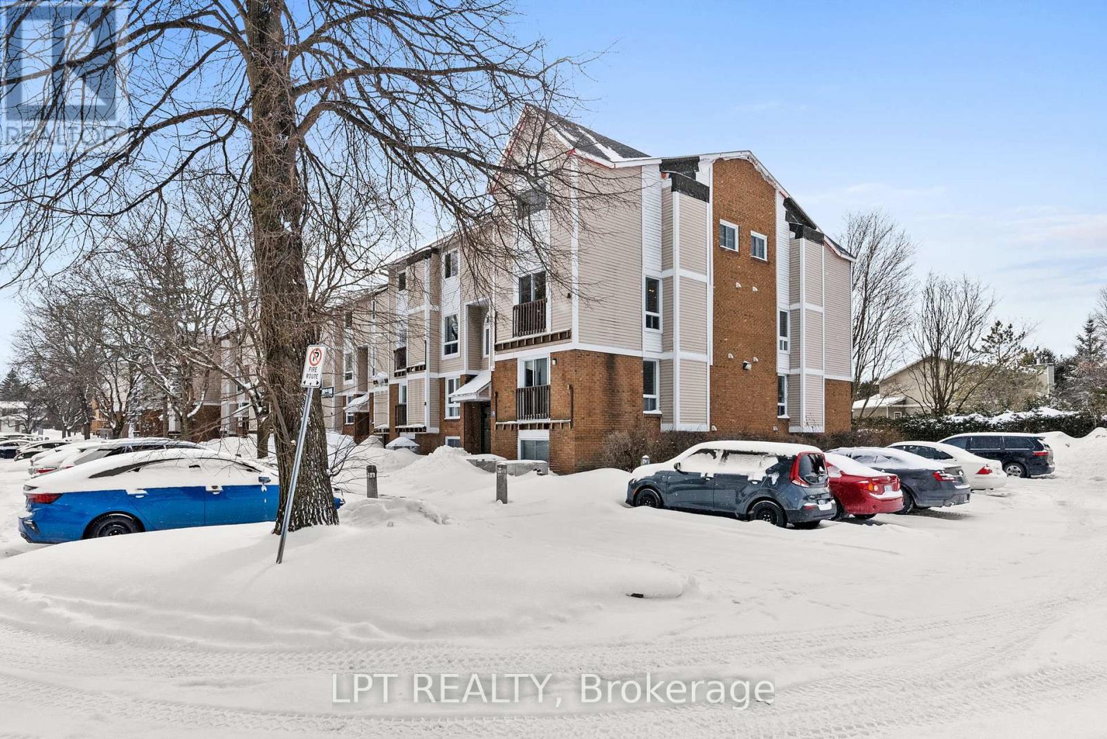 4 - 260 Fenerty Court, Ottawa, Ontario  K2L 3A7 - Photo 3 - X12815986