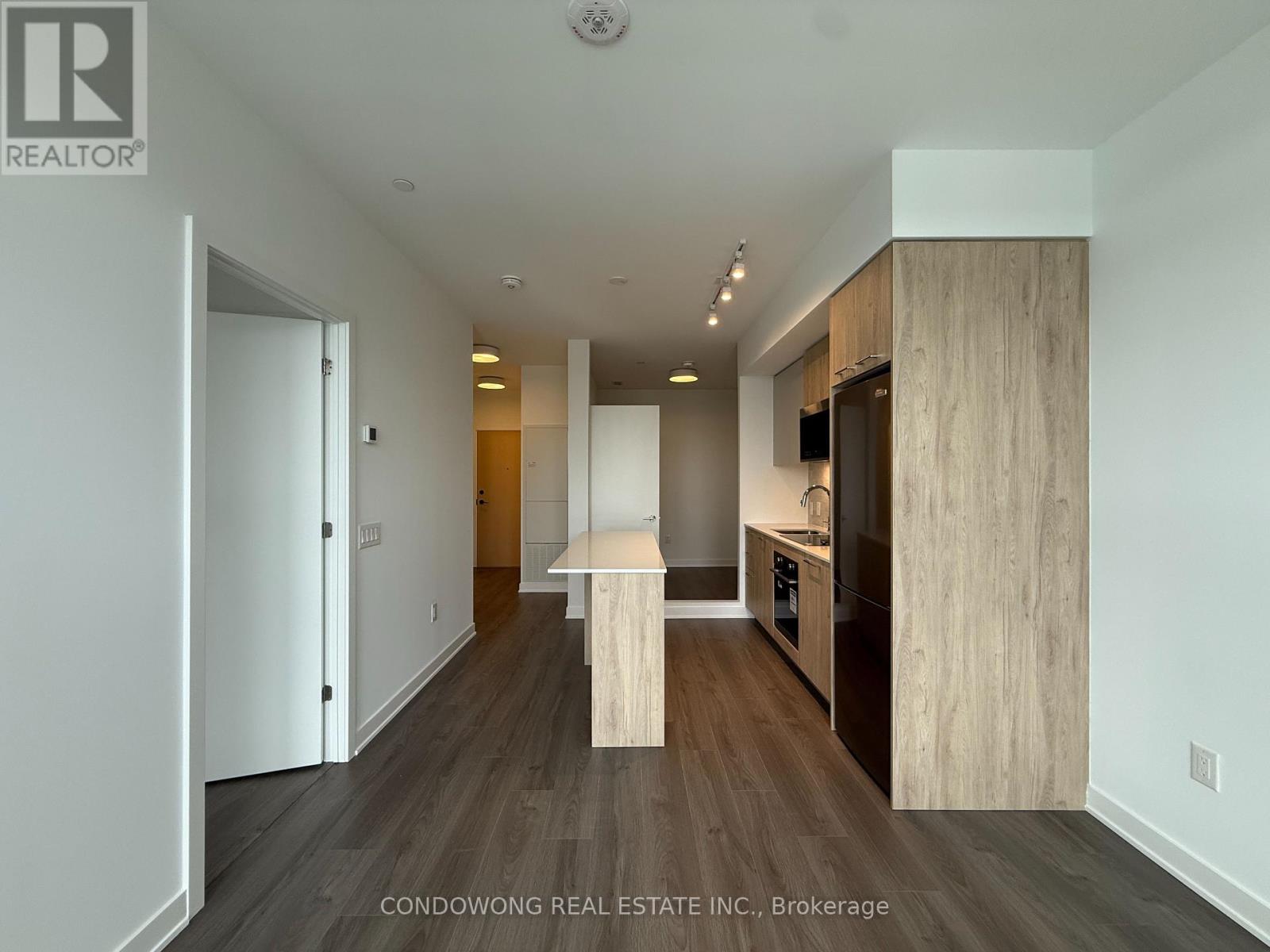 819 - 30 Dreamers Way, Toronto, Ontario  M5A 0Y7 - Photo 6 - C12896034