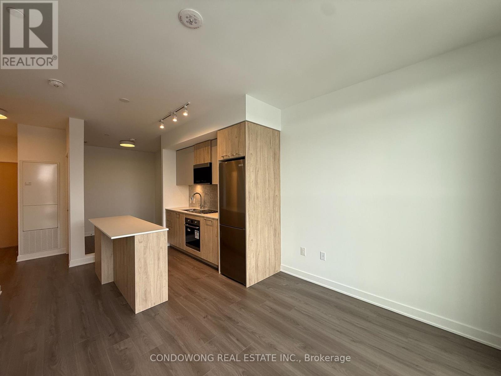 819 - 30 Dreamers Way, Toronto, Ontario  M5A 0Y7 - Photo 8 - C12896034