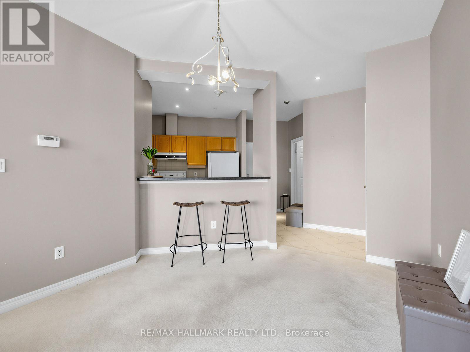 724 - 1 Leaside Park Drive, Toronto, Ontario  M4H 1R1 - Photo 4 - C12896052