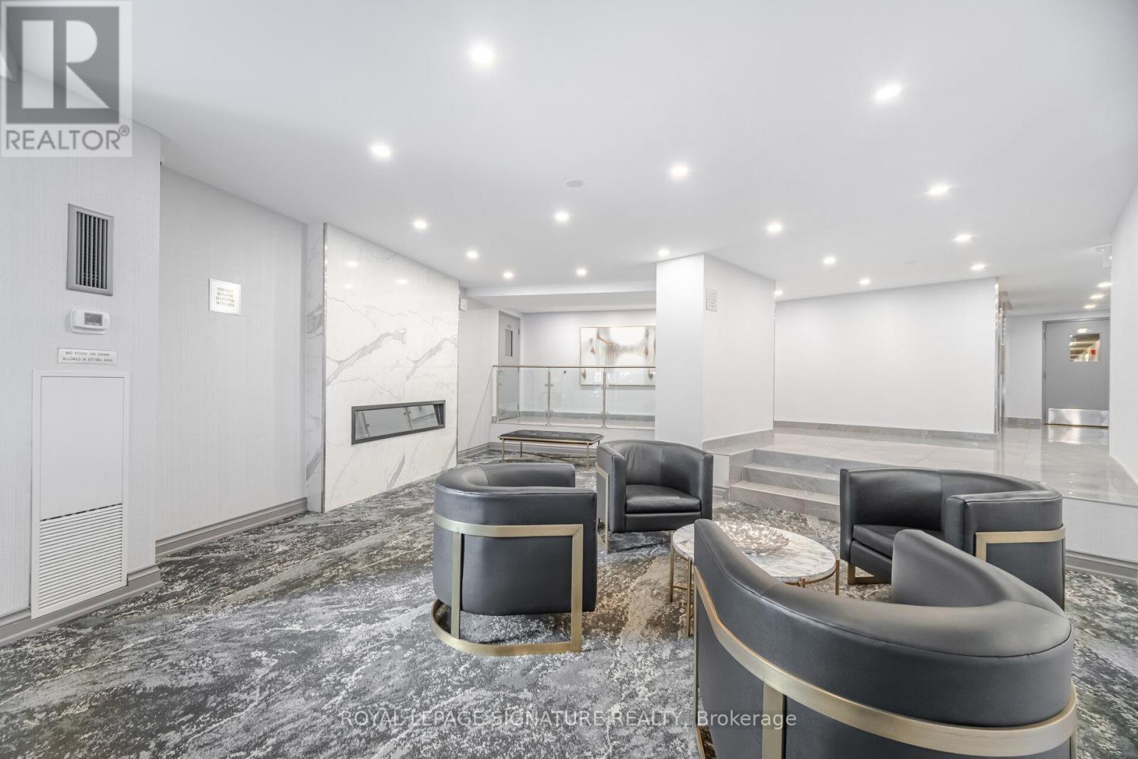 303 - 10 Edgecliff Golfway, Toronto, Ontario  M3C 3A3 - Photo 3 - C12896116