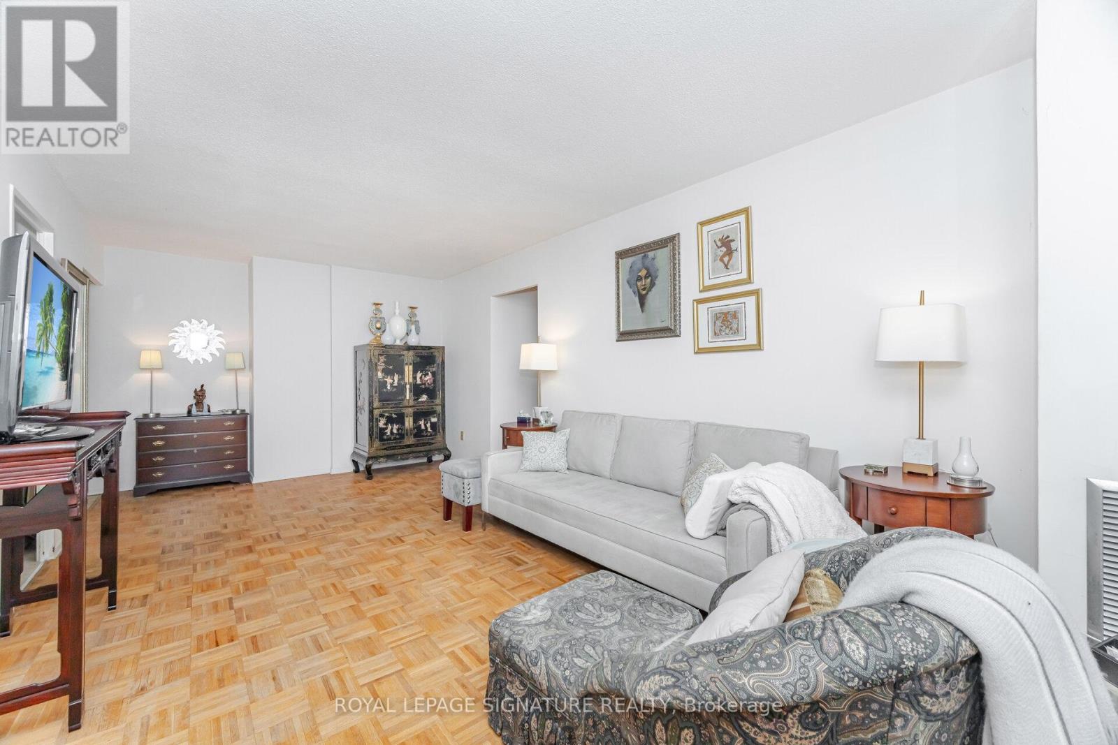 303 - 10 Edgecliff Golfway, Toronto, Ontario  M3C 3A3 - Photo 8 - C12896116