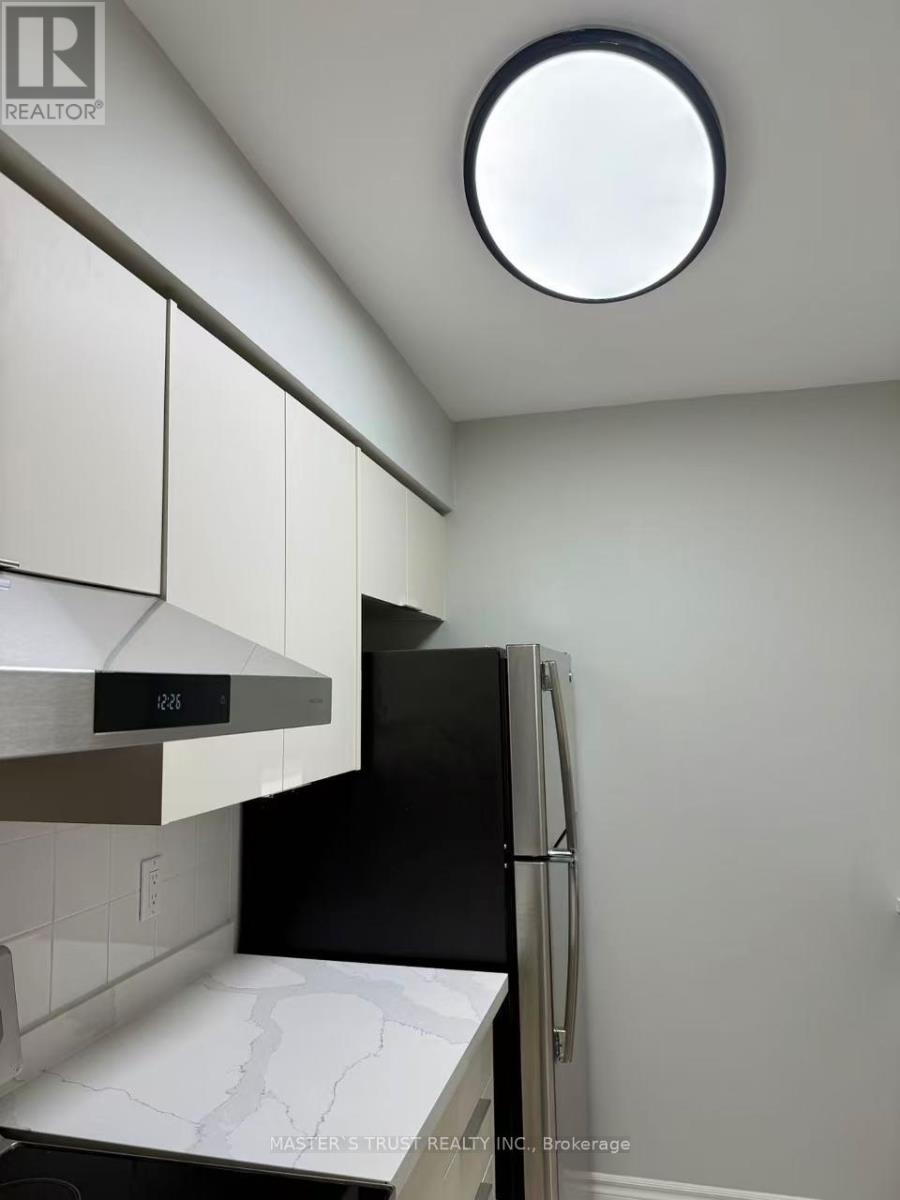 1012 - 18 Sommerset Way, Toronto, Ontario  M2N 6X5 - Photo 10 - C12896126