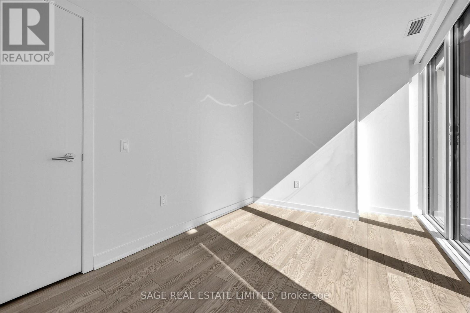 2002 - 1 Quarrington Lane, Toronto, Ontario  M3C 0S4 - Photo 23 - C12896162