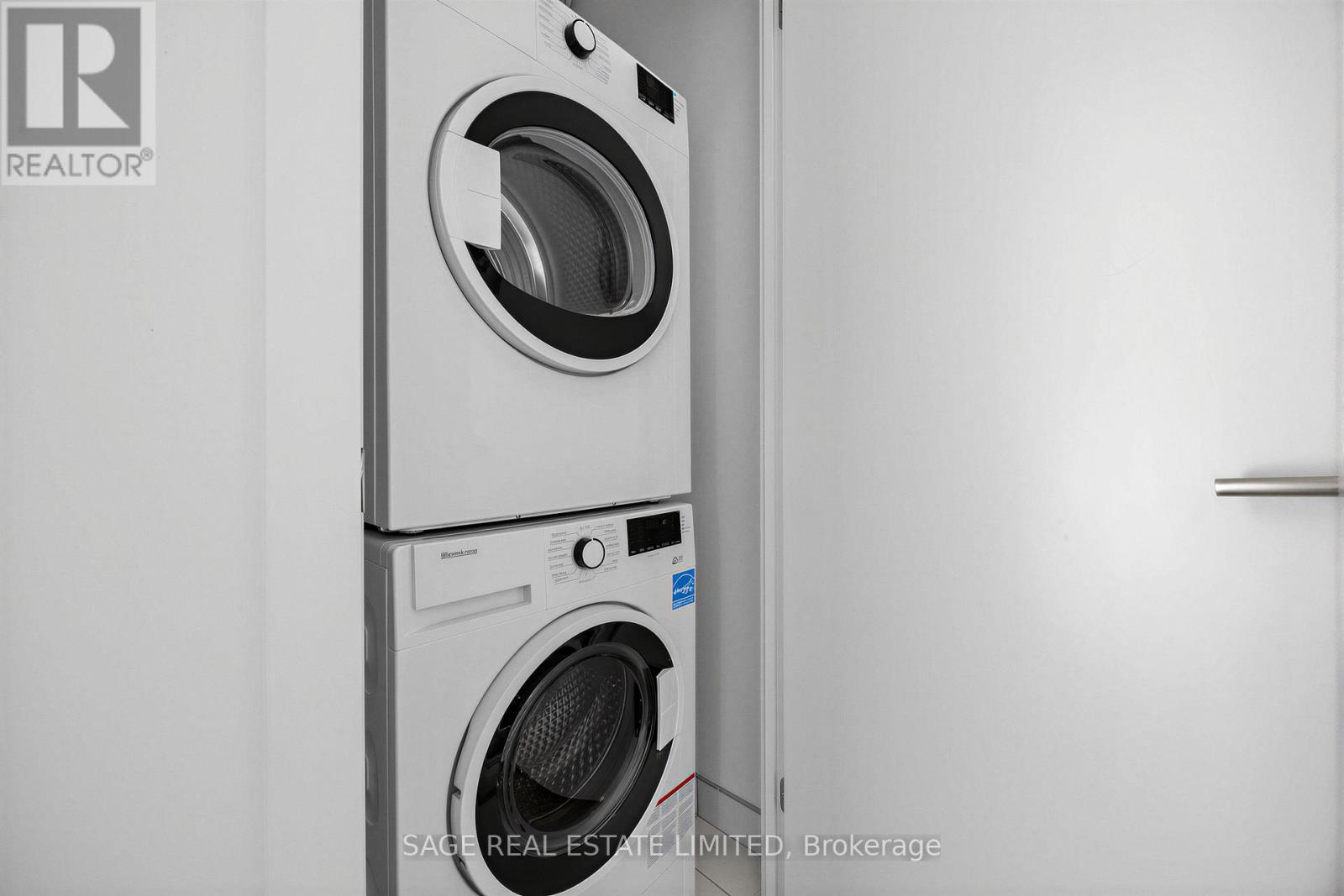 2002 - 1 Quarrington Lane, Toronto, Ontario  M3C 0S4 - Photo 25 - C12896162