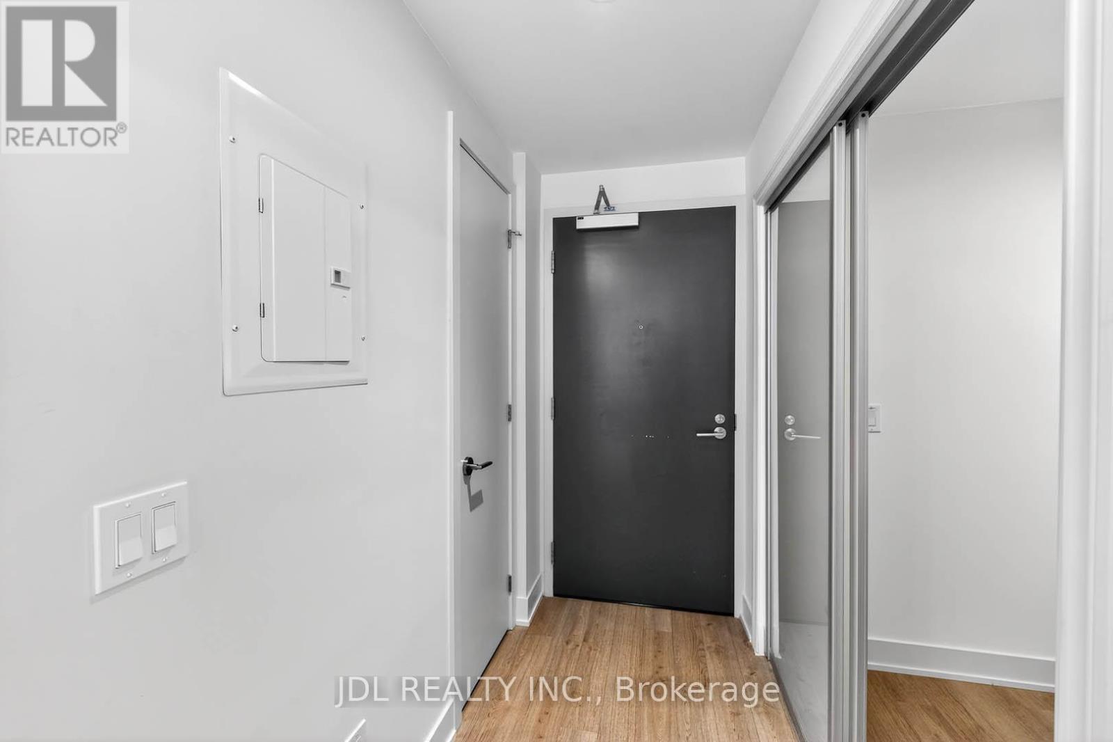 2804 - 8 Cumberland Street, Toronto, Ontario  M4W 0B6 - Photo 7 - C12896182